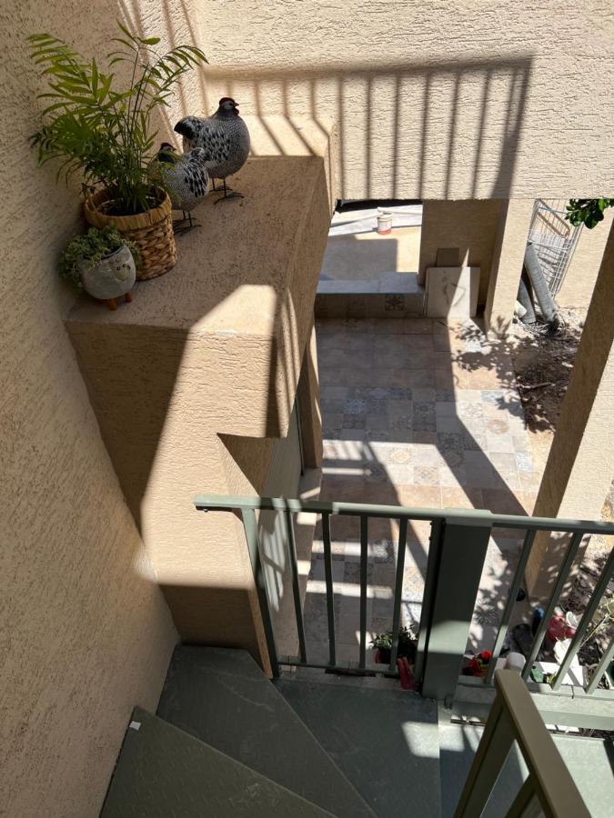 הפינה של טלי בנהריה - אירוח וספא בריאות מחומם Apartment Bagian luar foto